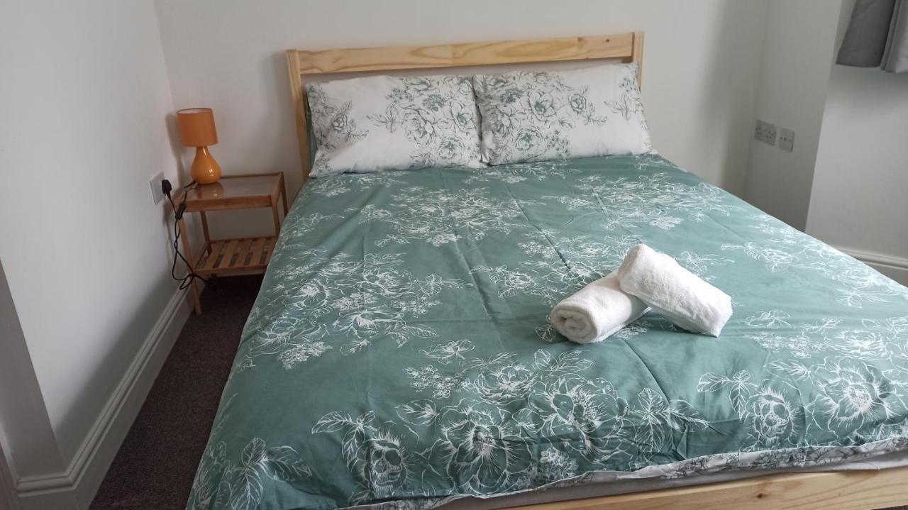 Bright, Chilled Ensuite Db Room In A Shared Flat! لندن المظهر الخارجي الصورة