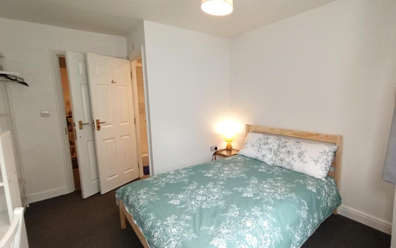 Bright, Chilled Ensuite Db Room In A Shared Flat! لندن المظهر الخارجي الصورة