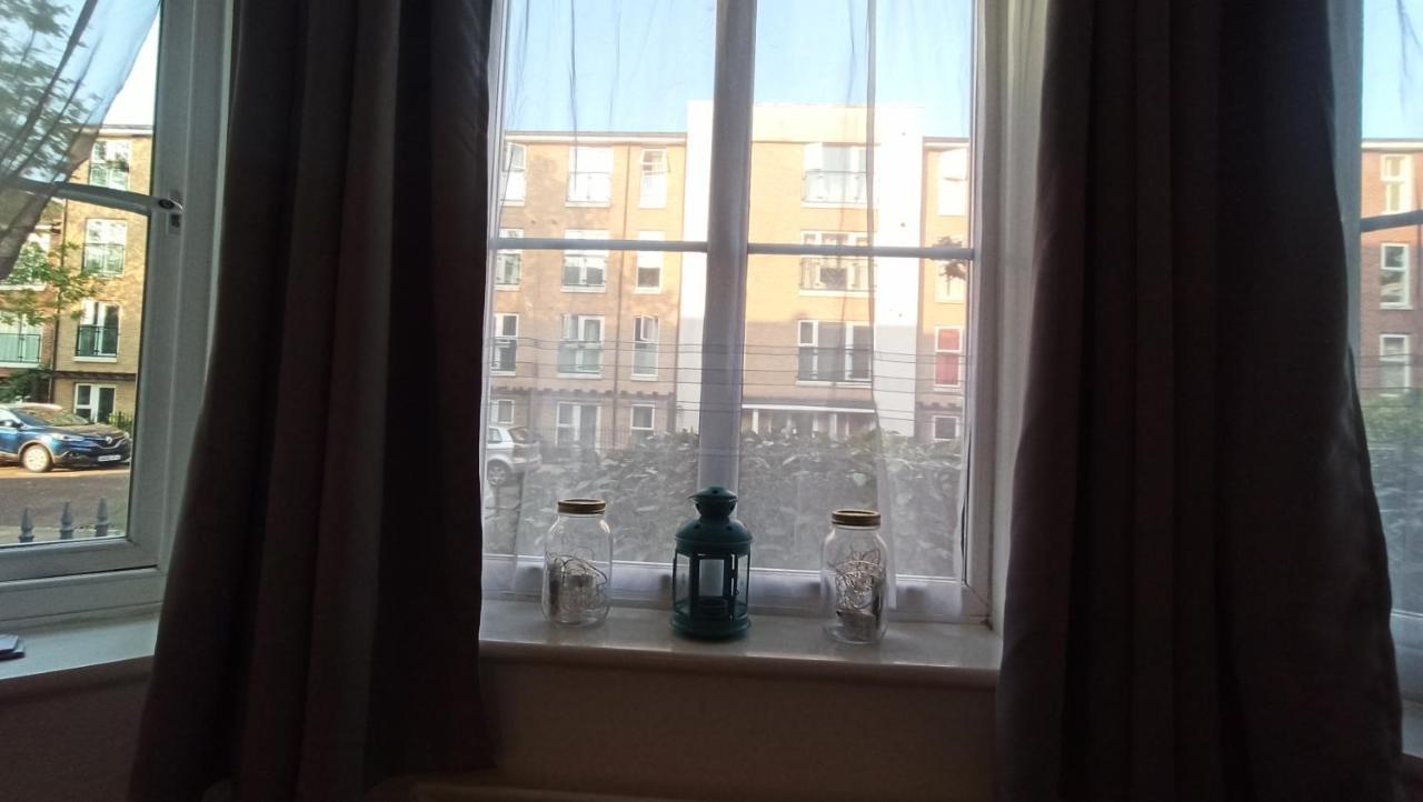 Bright, Chilled Ensuite Db Room In A Shared Flat! لندن المظهر الخارجي الصورة