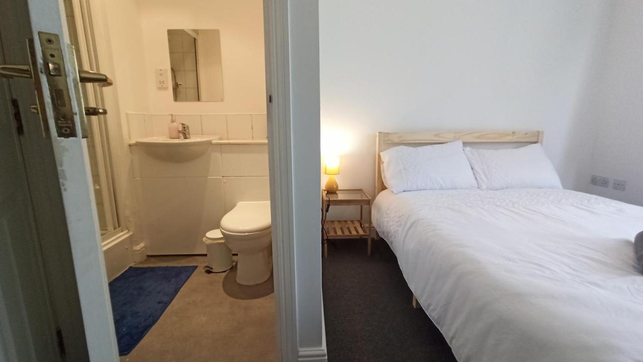 Bright, Chilled Ensuite Db Room In A Shared Flat! لندن المظهر الخارجي الصورة